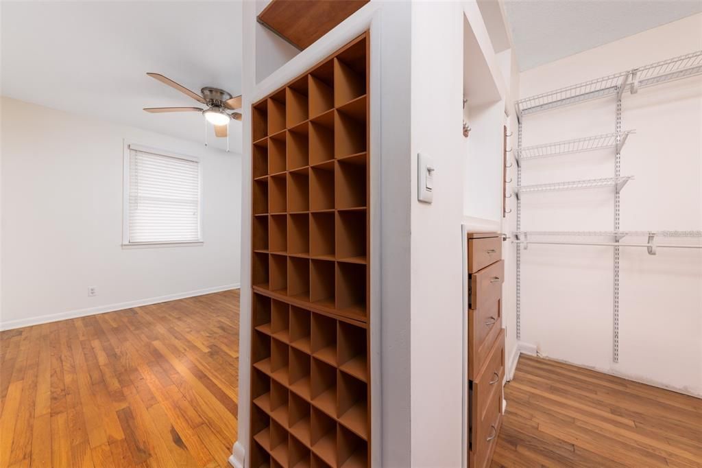 For Sale: $312,500 (3 beds, 1 baths, 1323 Square Feet)