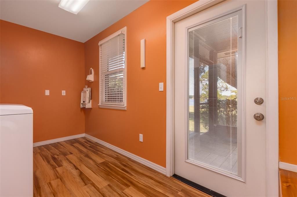 For Sale: $312,500 (3 beds, 1 baths, 1323 Square Feet)