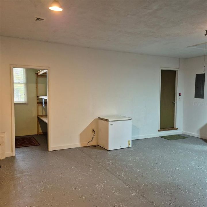 For Sale: $312,500 (3 beds, 1 baths, 1323 Square Feet)