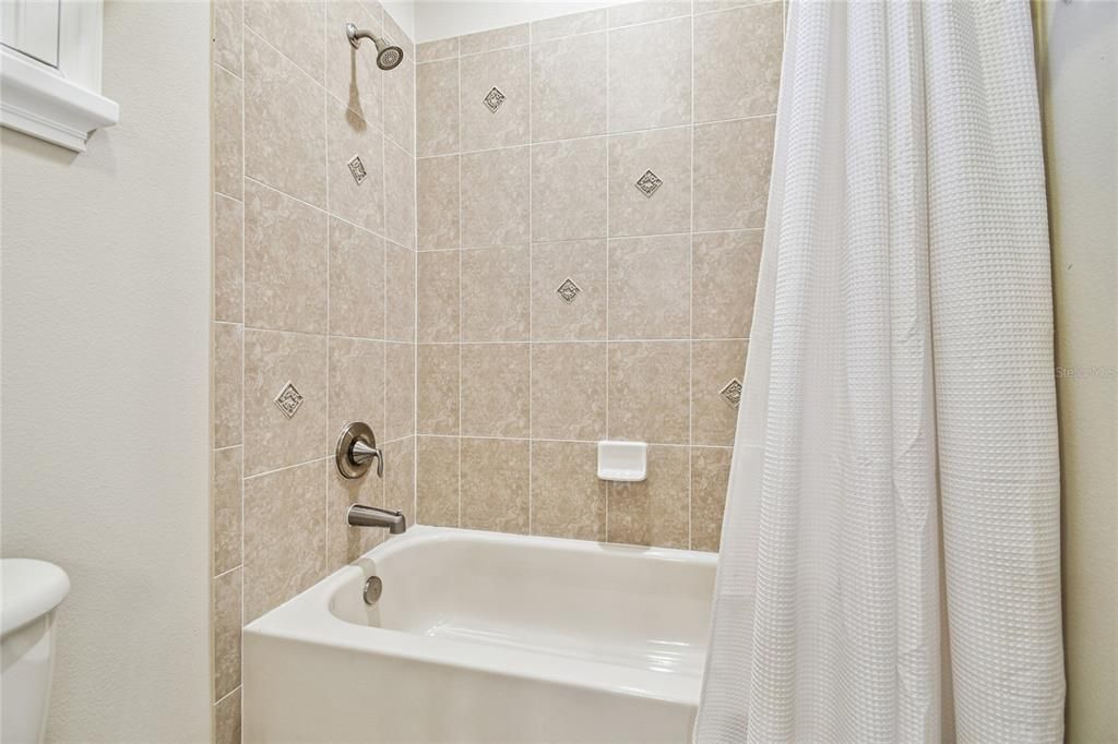 En Venta: $1,195,000 (6 camas, 4 baños, 4277 Pies cuadrados)