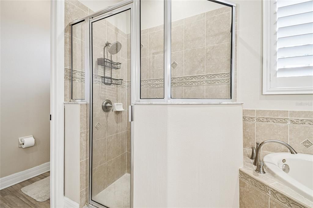 En Venta: $1,195,000 (6 camas, 4 baños, 4277 Pies cuadrados)