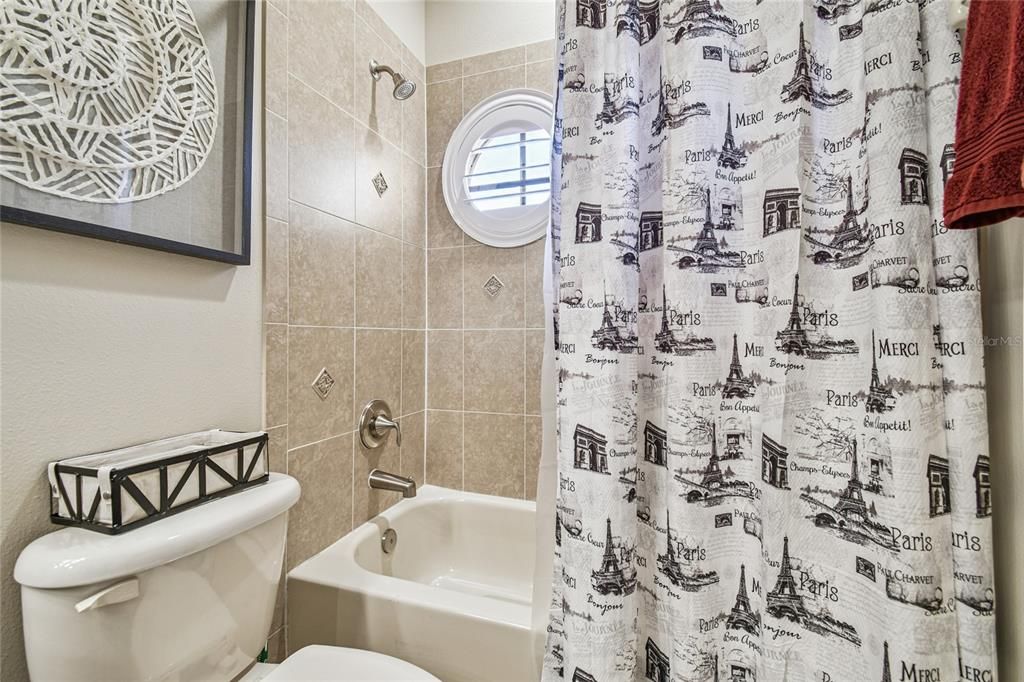 En Venta: $1,195,000 (6 camas, 4 baños, 4277 Pies cuadrados)