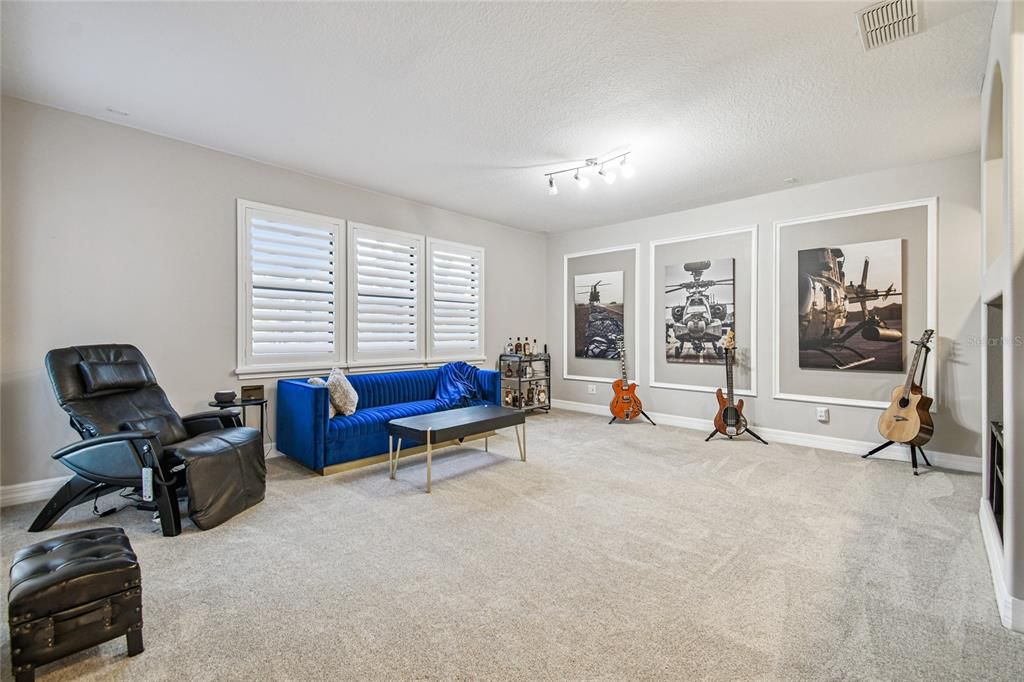 En Venta: $1,195,000 (6 camas, 4 baños, 4277 Pies cuadrados)