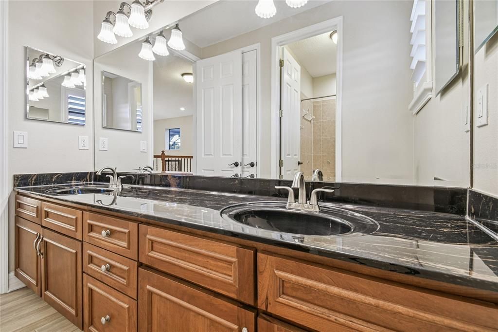 En Venta: $1,195,000 (6 camas, 4 baños, 4277 Pies cuadrados)