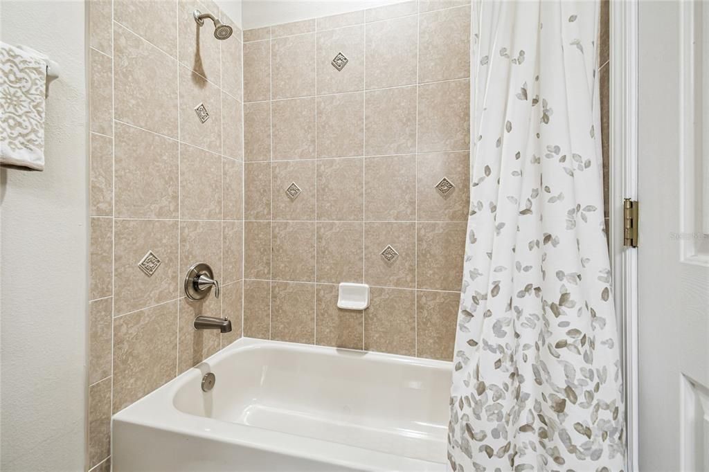 En Venta: $1,195,000 (6 camas, 4 baños, 4277 Pies cuadrados)