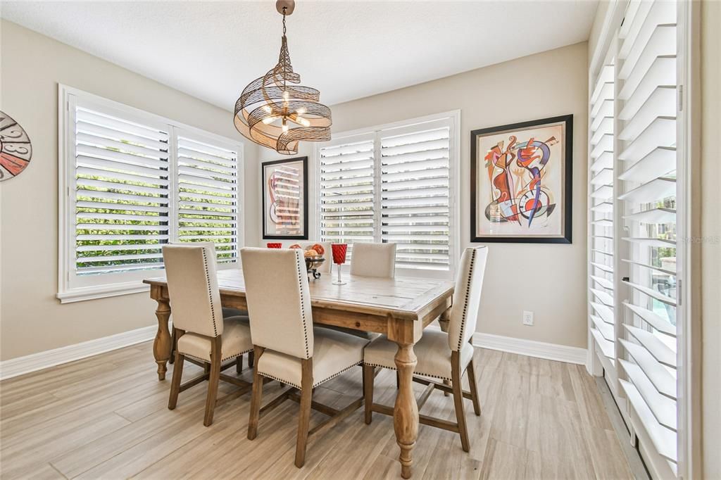 En Venta: $1,195,000 (6 camas, 4 baños, 4277 Pies cuadrados)