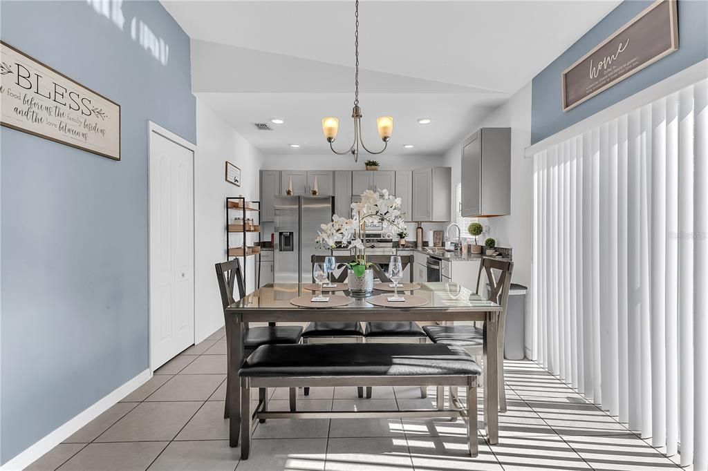 For Sale: $275,000 (3 beds, 2 baths, 1273 Square Feet)