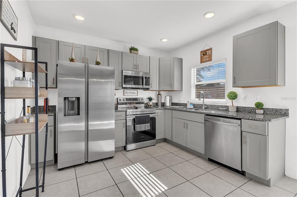 For Sale: $275,000 (3 beds, 2 baths, 1273 Square Feet)