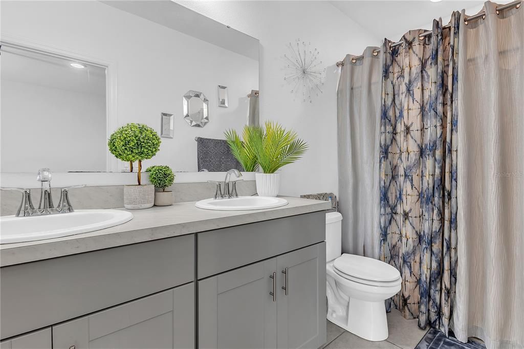 For Sale: $275,000 (3 beds, 2 baths, 1273 Square Feet)