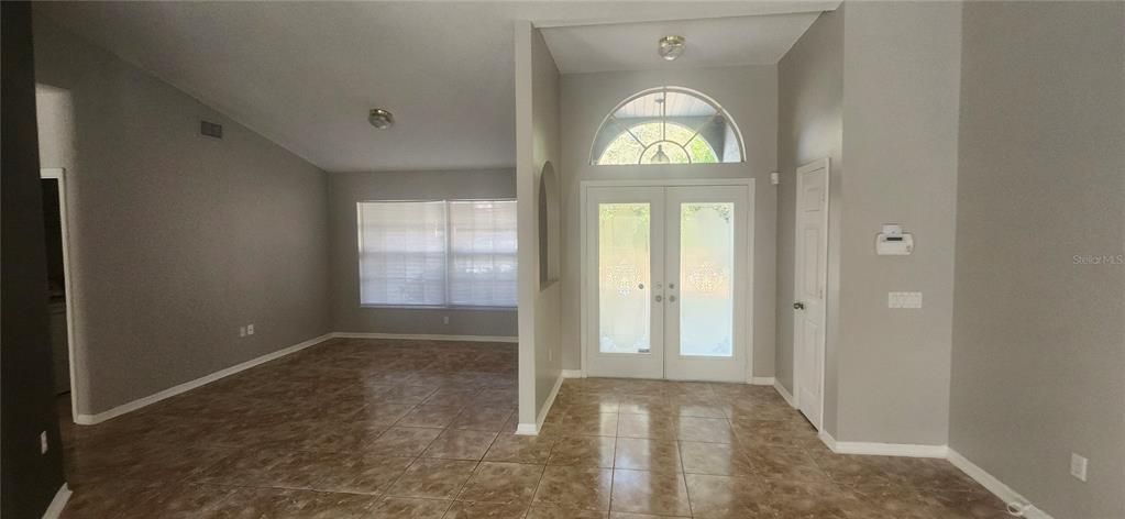 待售: $330,000 (3 贝兹, 2 浴室, 1664 平方英尺)