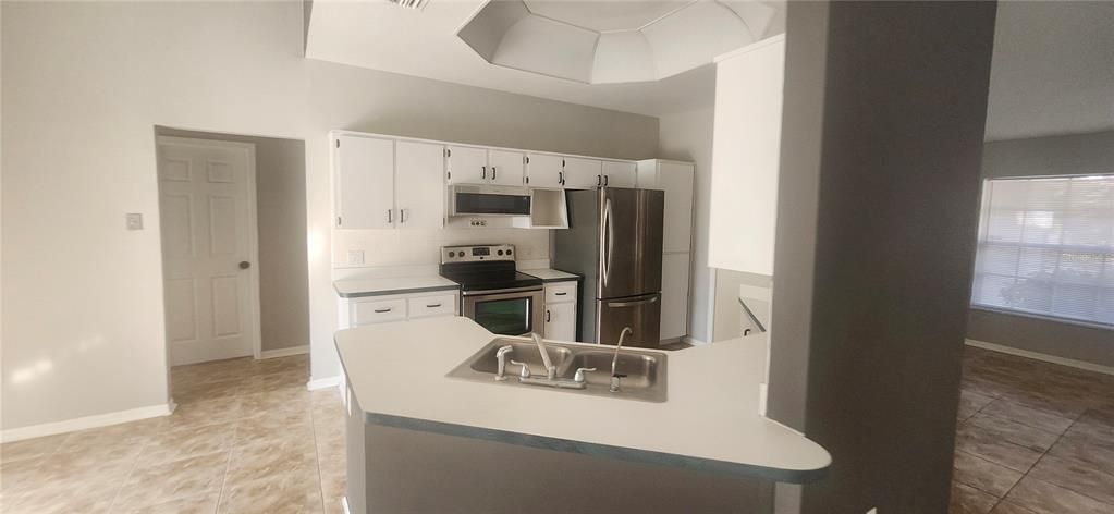 待售: $330,000 (3 贝兹, 2 浴室, 1664 平方英尺)