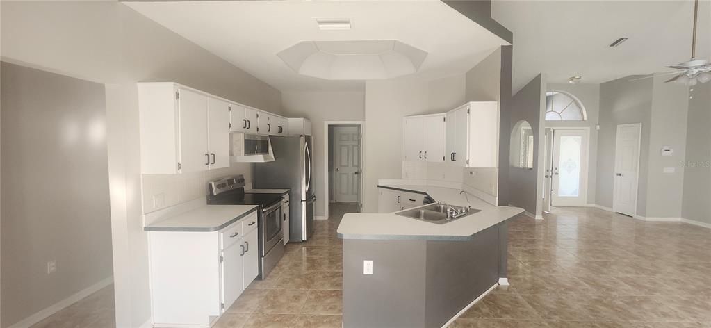 待售: $330,000 (3 贝兹, 2 浴室, 1664 平方英尺)