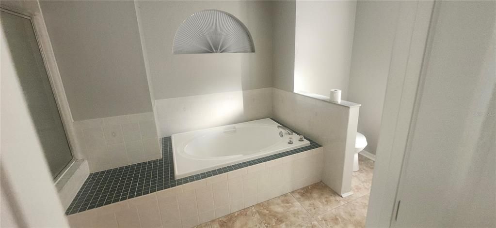 待售: $330,000 (3 贝兹, 2 浴室, 1664 平方英尺)