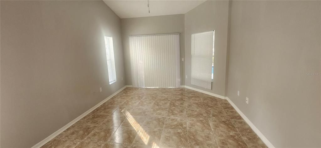 待售: $330,000 (3 贝兹, 2 浴室, 1664 平方英尺)