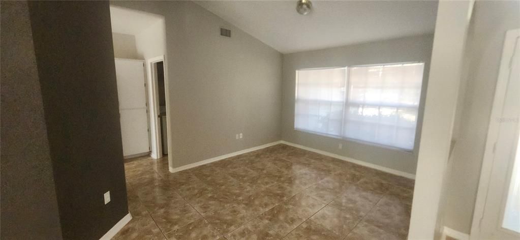 待售: $330,000 (3 贝兹, 2 浴室, 1664 平方英尺)