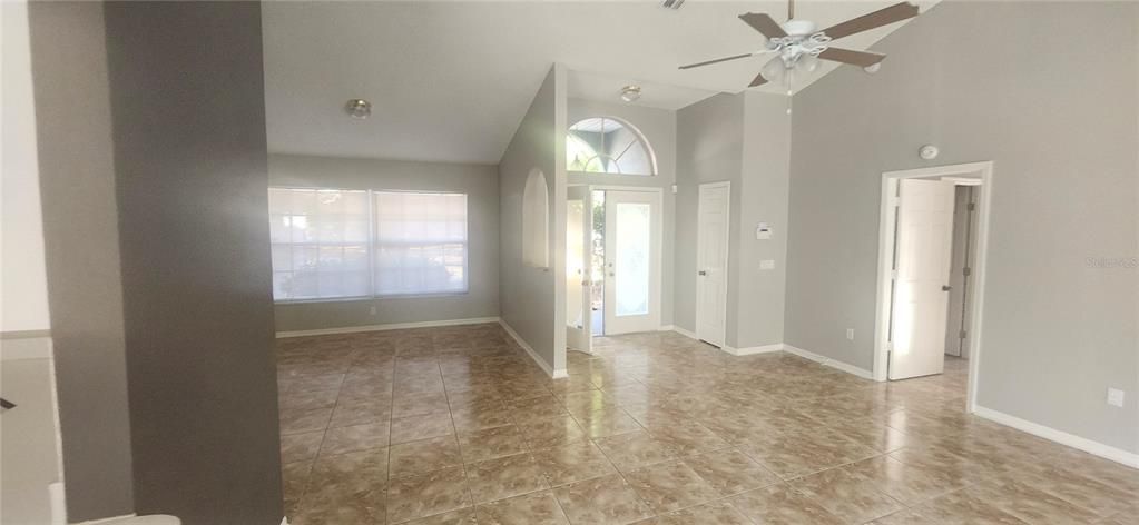 待售: $330,000 (3 贝兹, 2 浴室, 1664 平方英尺)