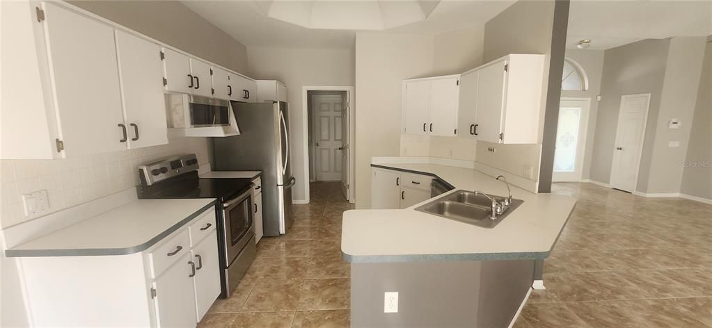 待售: $330,000 (3 贝兹, 2 浴室, 1664 平方英尺)