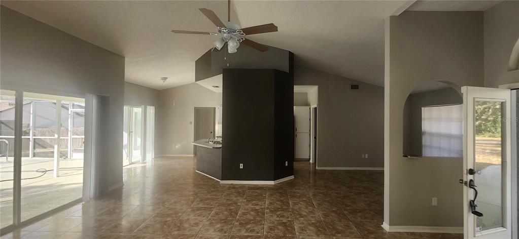 待售: $330,000 (3 贝兹, 2 浴室, 1664 平方英尺)