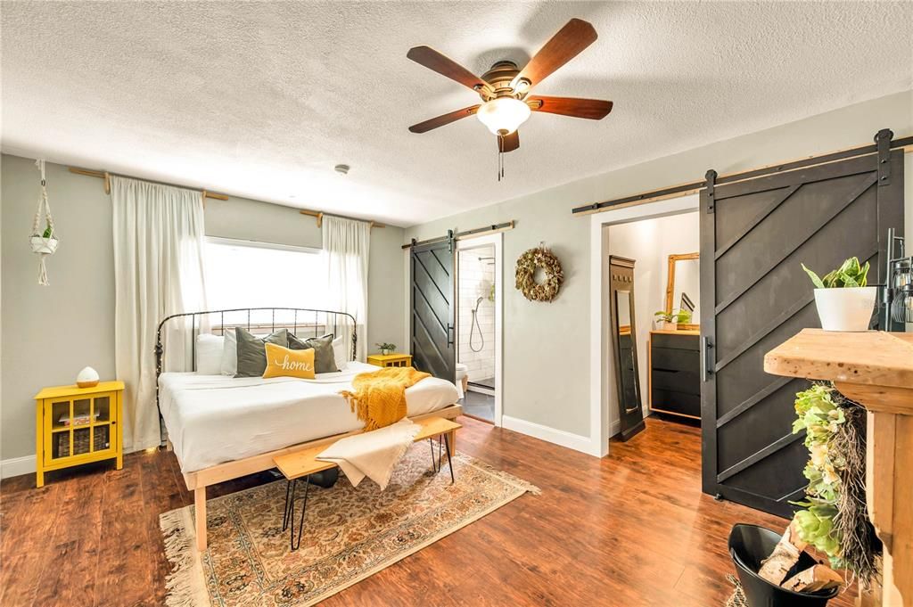 For Rent: $2,450 (3 beds, 2 baths, 1995 Square Feet)