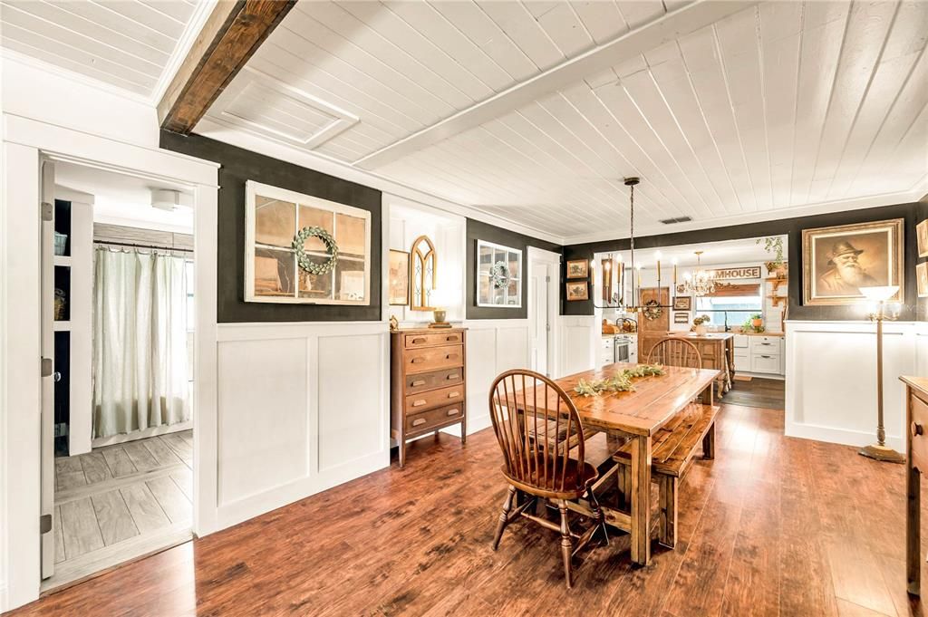 For Rent: $2,450 (3 beds, 2 baths, 1995 Square Feet)