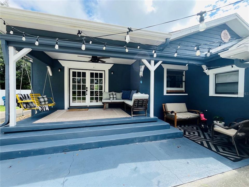 For Rent: $2,450 (3 beds, 2 baths, 1995 Square Feet)