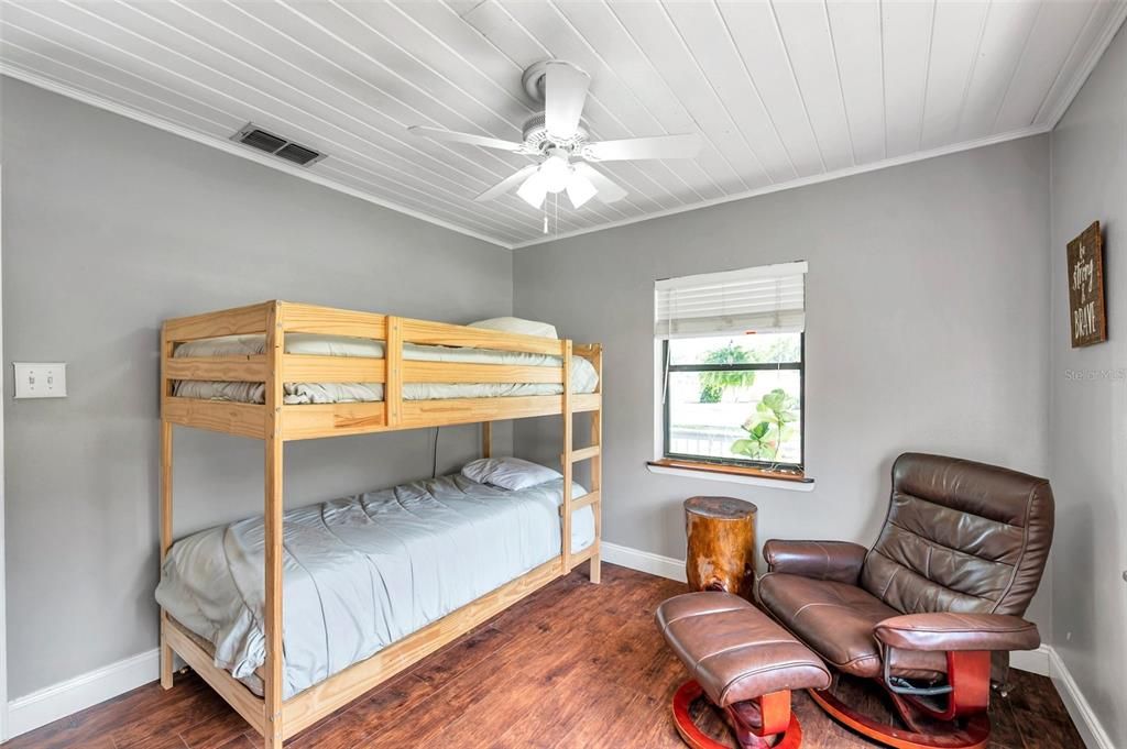 For Rent: $2,450 (3 beds, 2 baths, 1995 Square Feet)