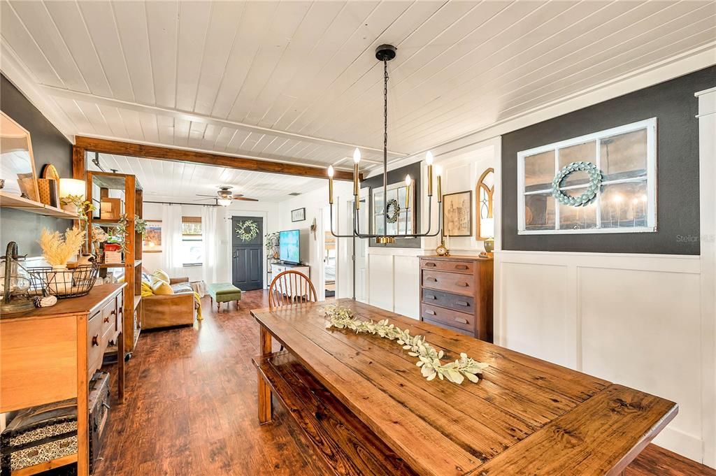 For Rent: $2,450 (3 beds, 2 baths, 1995 Square Feet)