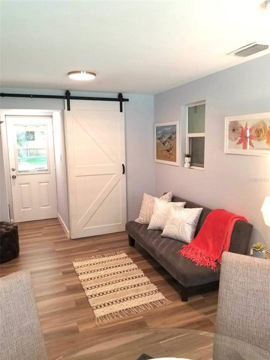 For Rent: $2,900 (3 beds, 2 baths, 1102 Square Feet)