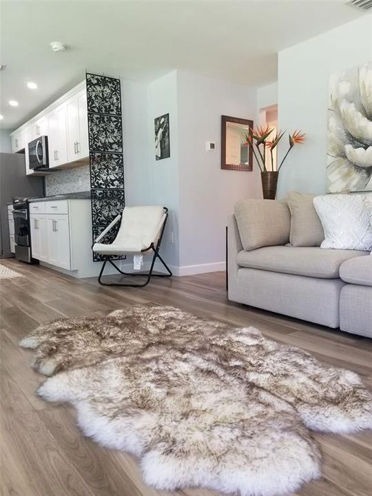 For Rent: $2,900 (3 beds, 2 baths, 1102 Square Feet)