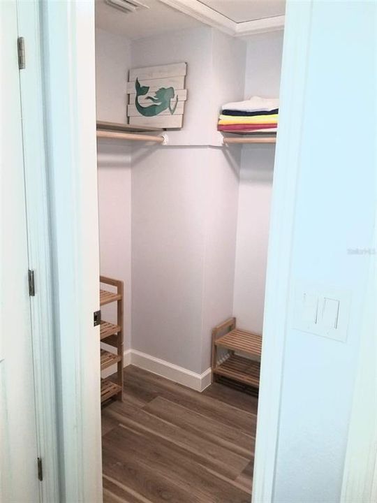 For Rent: $2,900 (3 beds, 2 baths, 1102 Square Feet)