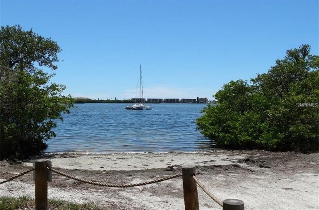 For Rent: $2,900 (3 beds, 2 baths, 1102 Square Feet)