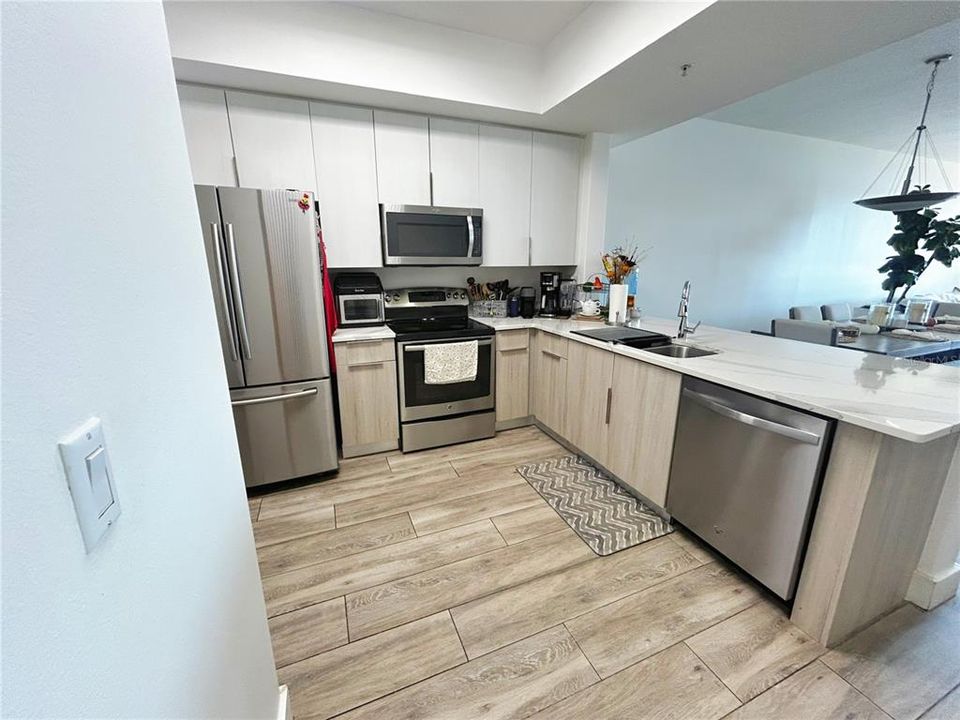 В аренду: $3,000 (3 спален, 2 ванн, 1810 Квадратных фут)