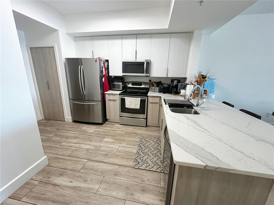 В аренду: $3,000 (3 спален, 2 ванн, 1810 Квадратных фут)