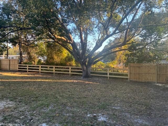 待售: $239,990 (2 贝兹, 1 浴室, 720 平方英尺)