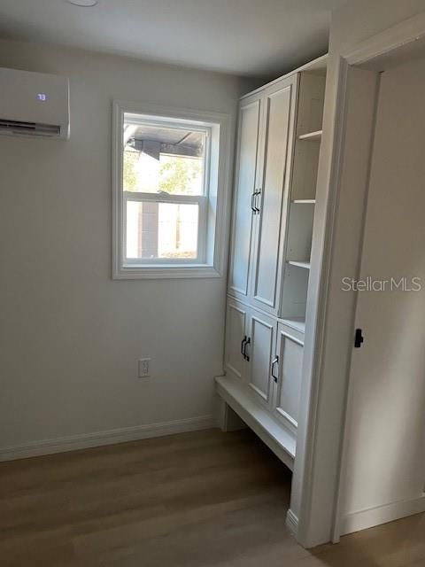 待售: $239,990 (2 贝兹, 1 浴室, 720 平方英尺)