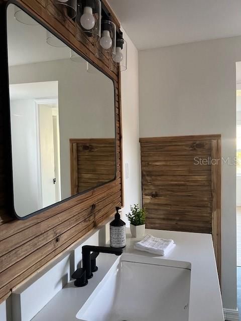 待售: $239,990 (2 贝兹, 1 浴室, 720 平方英尺)