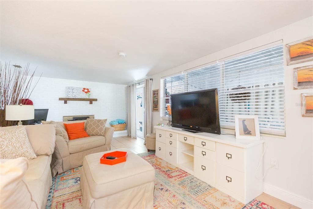 For Rent: $3,600 (2 beds, 2 baths, 1692 Square Feet)