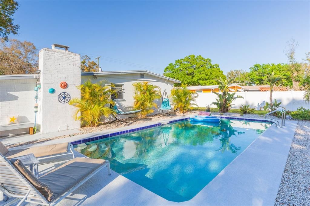 For Rent: $3,600 (2 beds, 2 baths, 1692 Square Feet)