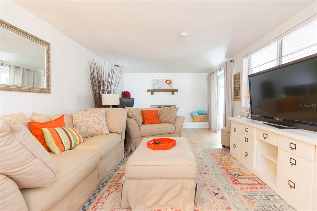 For Rent: $3,600 (2 beds, 2 baths, 1692 Square Feet)