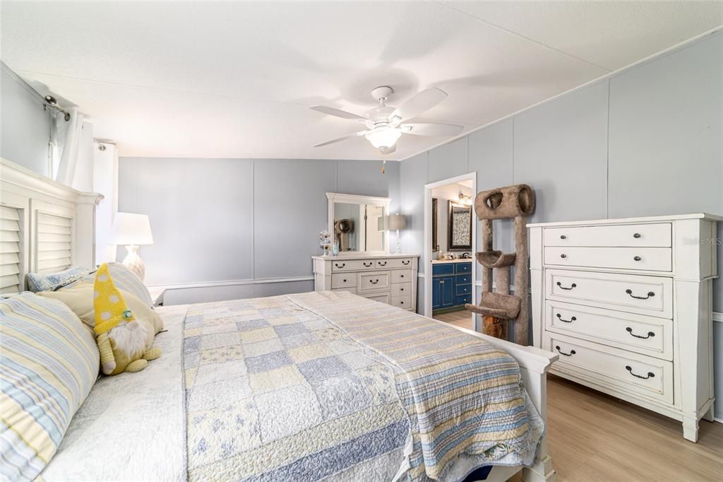 For Sale: $349,900 (3 beds, 2 baths, 1670 Square Feet)