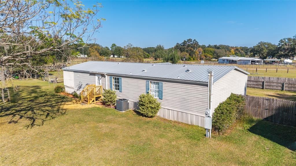 For Sale: $349,900 (3 beds, 2 baths, 1670 Square Feet)