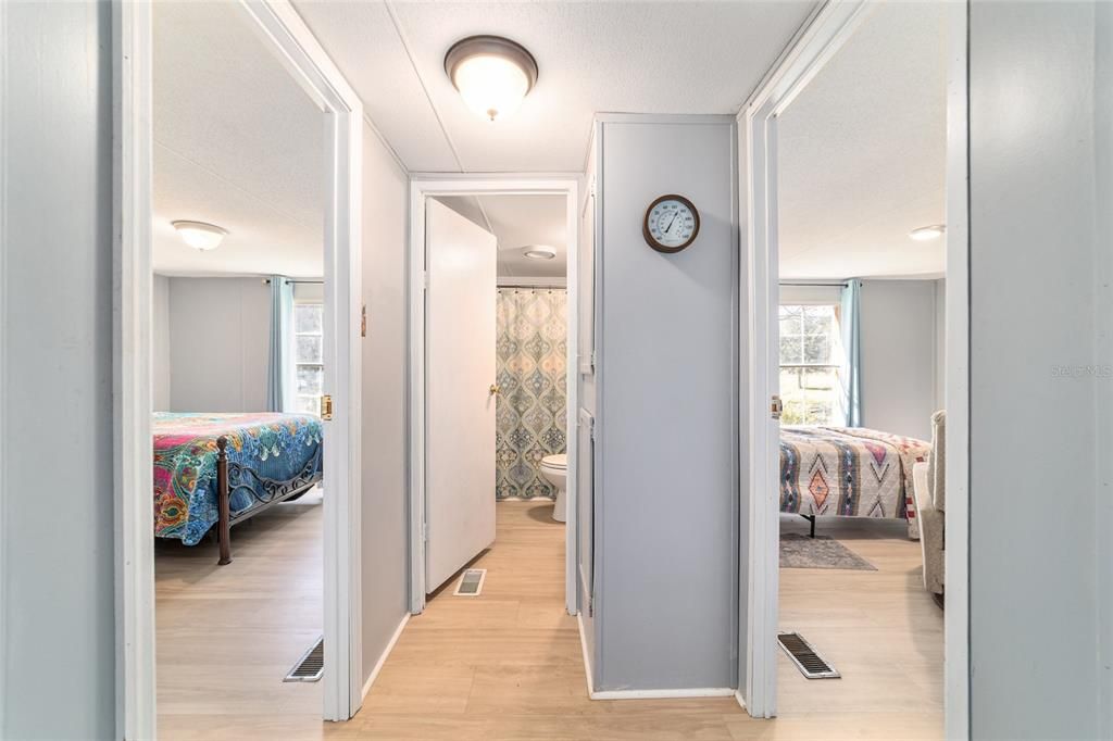 For Sale: $349,900 (3 beds, 2 baths, 1670 Square Feet)