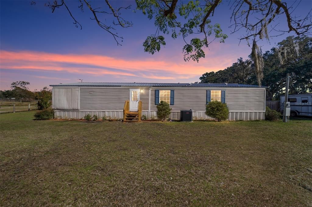 For Sale: $349,900 (3 beds, 2 baths, 1670 Square Feet)