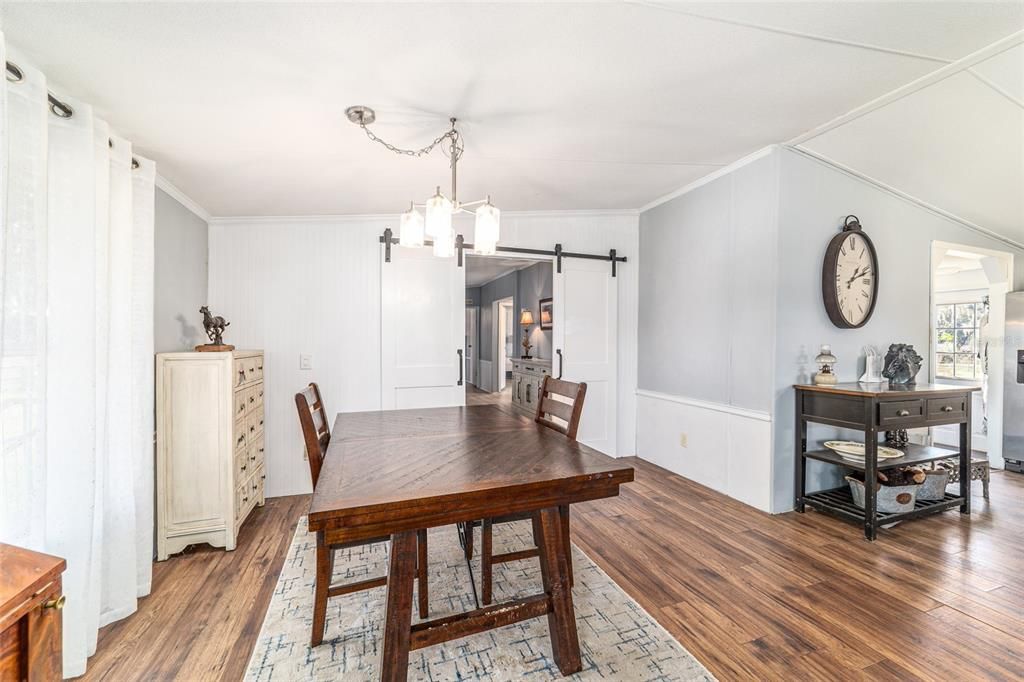 For Sale: $349,900 (3 beds, 2 baths, 1670 Square Feet)