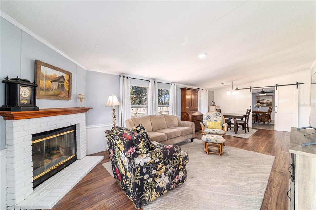 For Sale: $349,900 (3 beds, 2 baths, 1670 Square Feet)