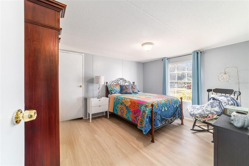 For Sale: $349,900 (3 beds, 2 baths, 1670 Square Feet)