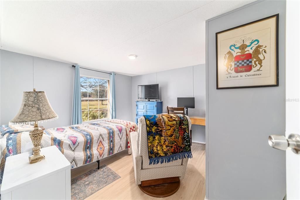 For Sale: $349,900 (3 beds, 2 baths, 1670 Square Feet)