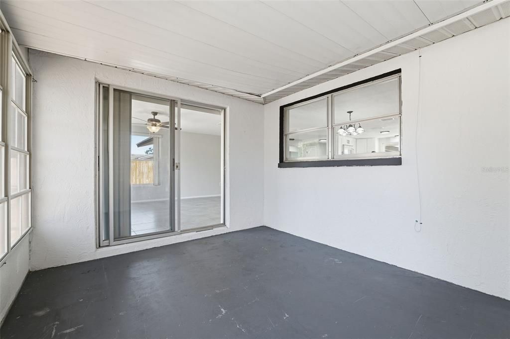 For Sale: $205,000 (2 beds, 2 baths, 1096 Square Feet)