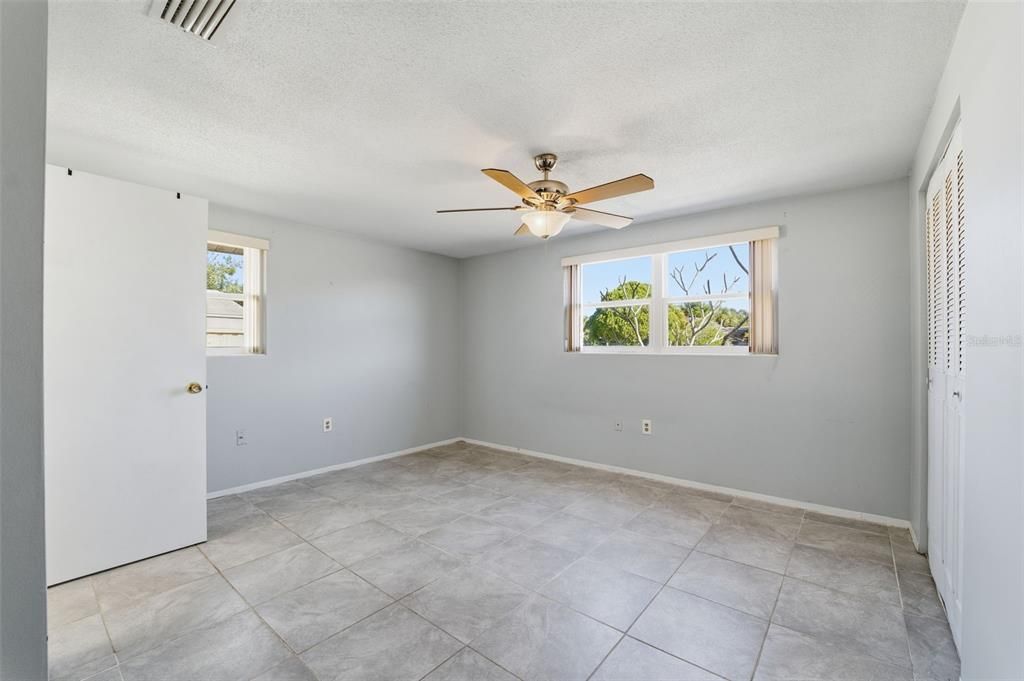 For Sale: $205,000 (2 beds, 2 baths, 1096 Square Feet)
