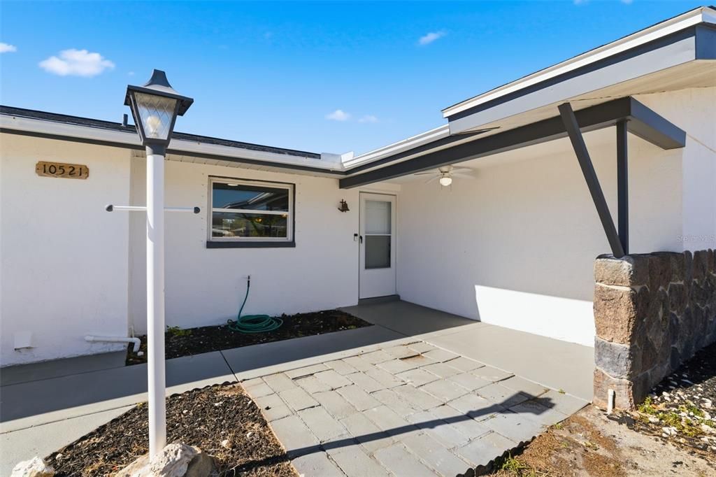 For Sale: $205,000 (2 beds, 2 baths, 1096 Square Feet)